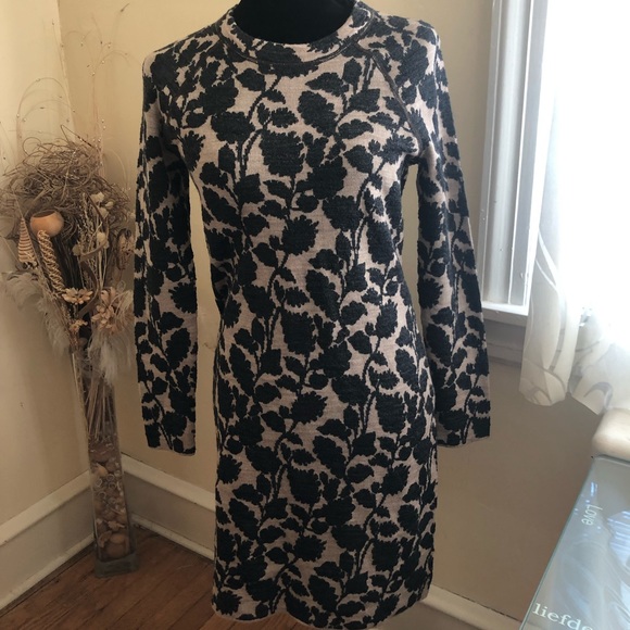 LOFT Dresses & Skirts - Ann Taylor Loft long sleeve floral dress